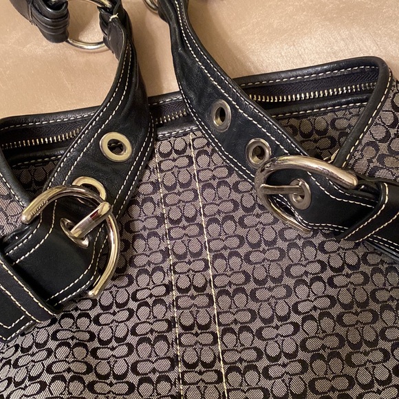 Coach handbag with small wallet - Picture 6 of 9